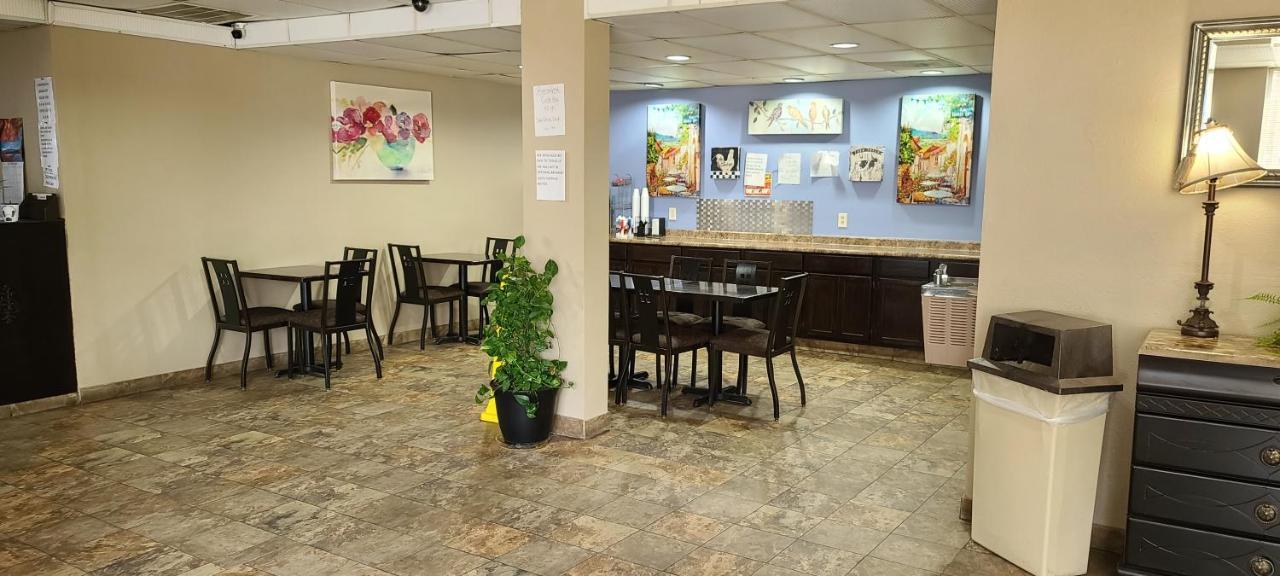 Fairview Inn And Suites Джоунсбъроу Екстериор снимка